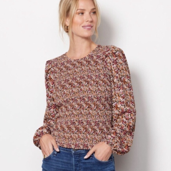 Evereve Tops - Evereve Margaret Floral Smocked Elastic Cuff Puff Sleeve Blouse Size XS